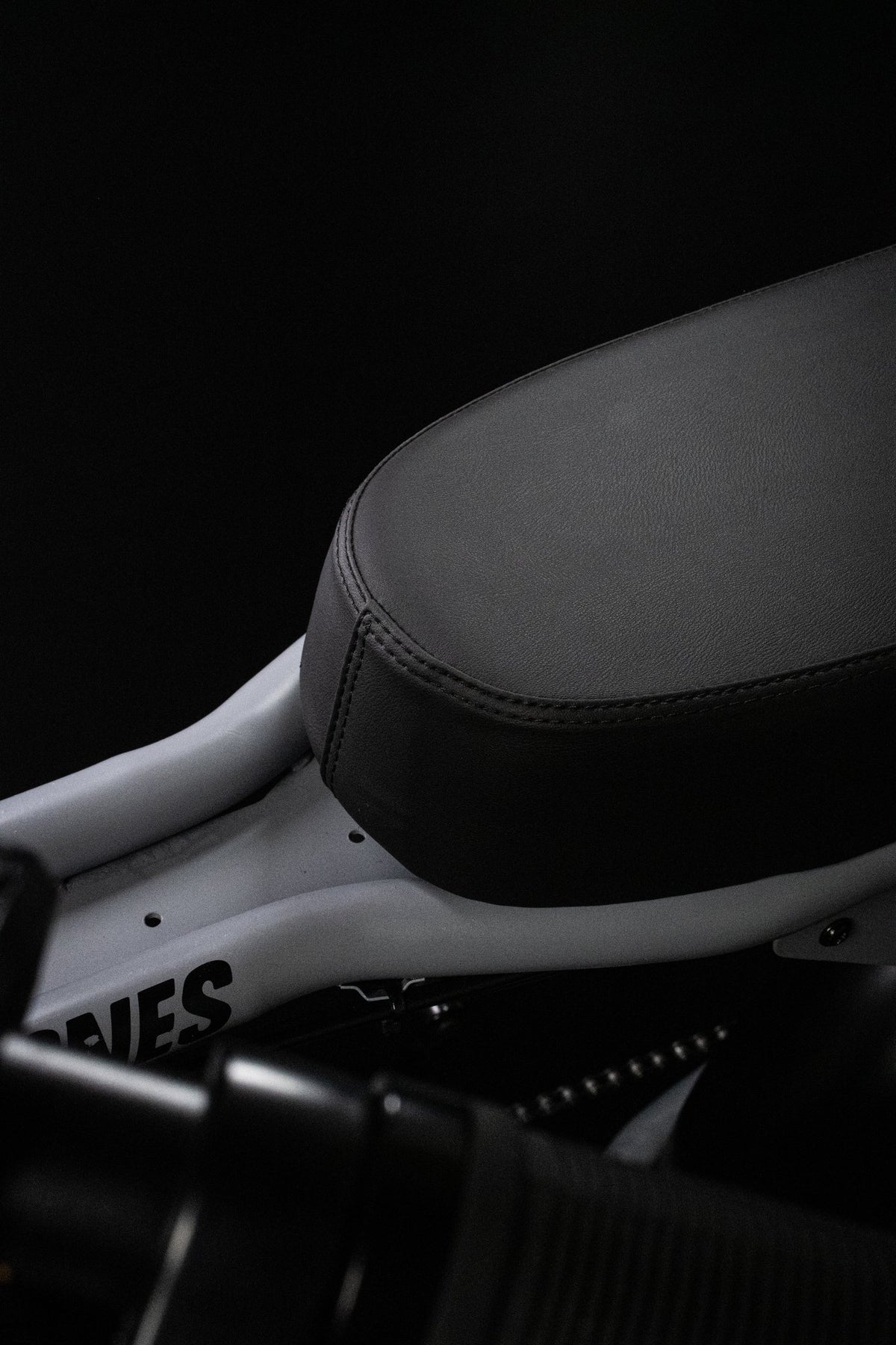 Bicicleta eléctrica Jayden Jones Hurricane — asiento